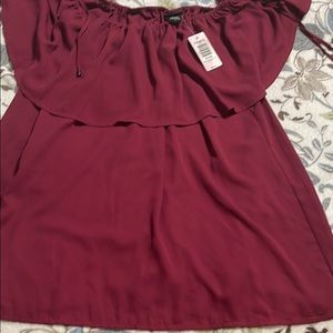 Burgundy top size 1 (18-20)